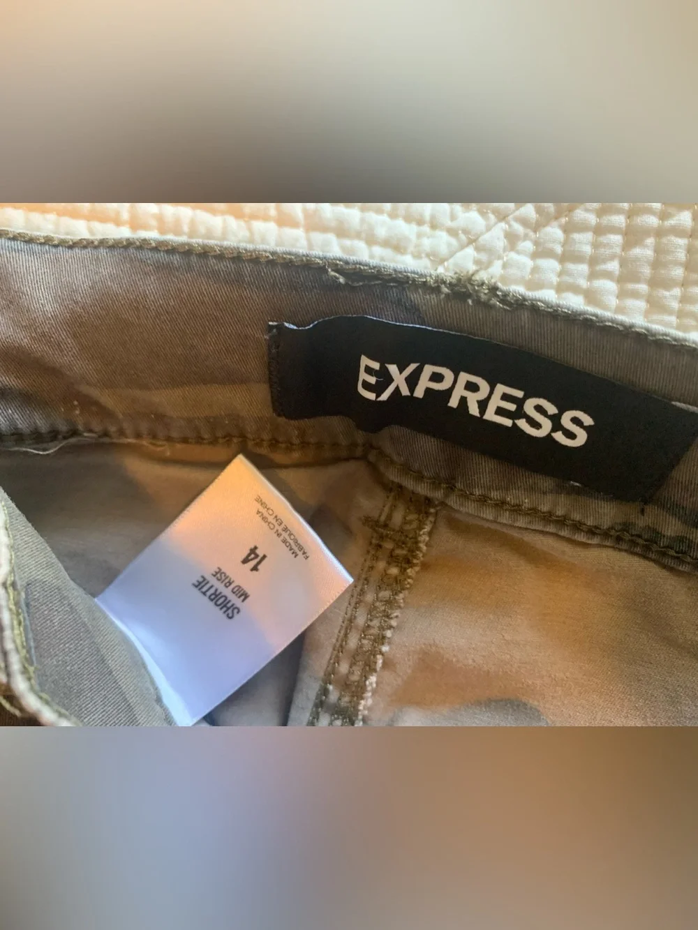 Express Camouflage Mid-Rise Shortie Shorts